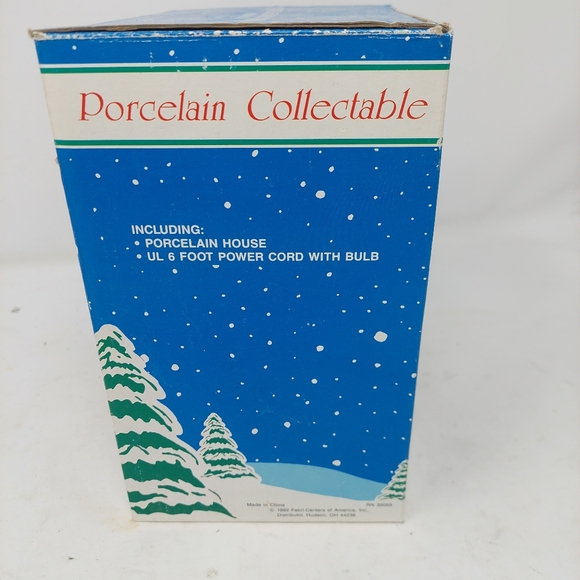 Vintage 1992 Fabri Center Christmas Village Gift Shop Hand Painted Porcelain - Picture 12 of 13